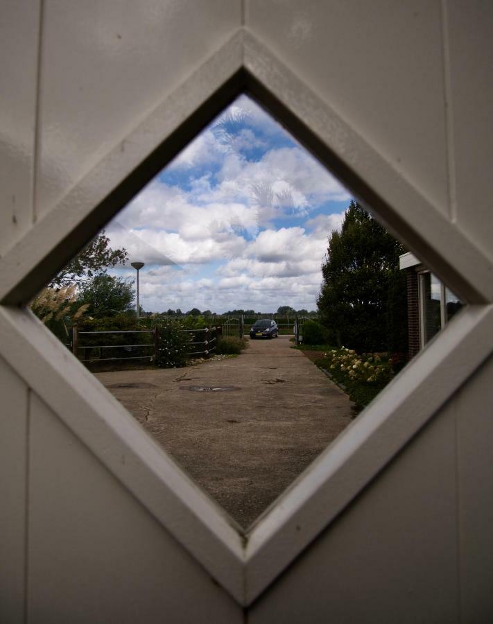 B&B “Te Warskip Bij Blokvis” Medemblik Bagian luar foto